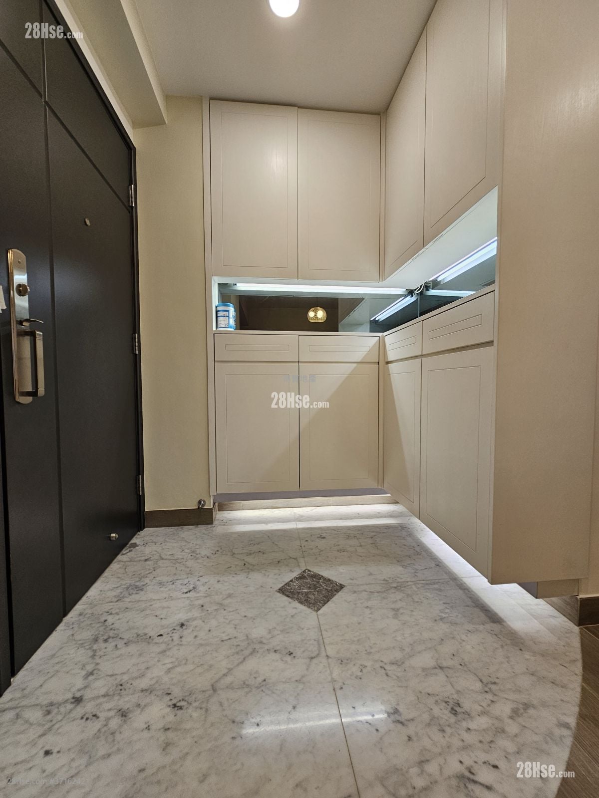 单幢楼房 租盘 3 房 , 1 浴室 591 平方尺