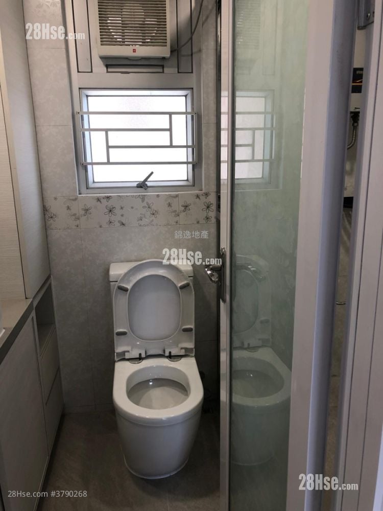 Well On Garden Sell 3 Bedrooms , 1 Bathroom 502 ft²