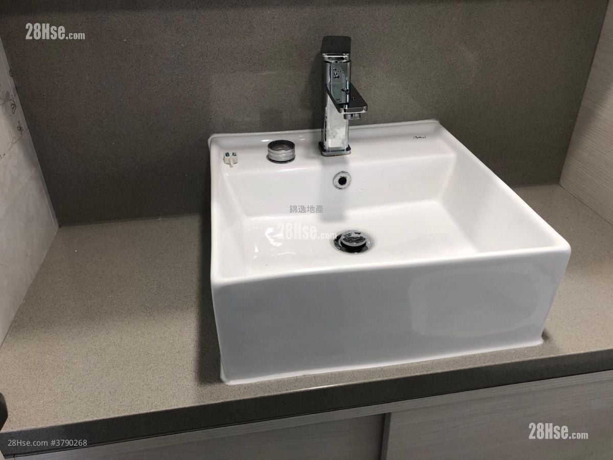 Well On Garden Sell 3 Bedrooms , 1 Bathroom 502 ft²