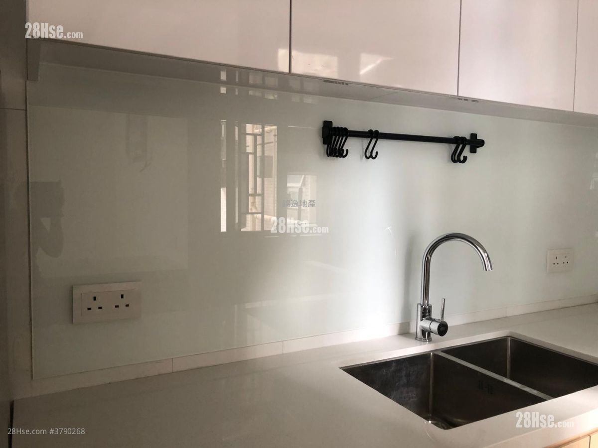 Well On Garden Sell 3 Bedrooms , 1 Bathroom 502 ft²