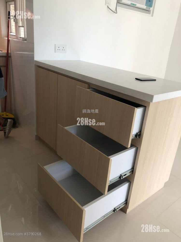 Well On Garden Sell 3 Bedrooms , 1 Bathroom 502 ft²