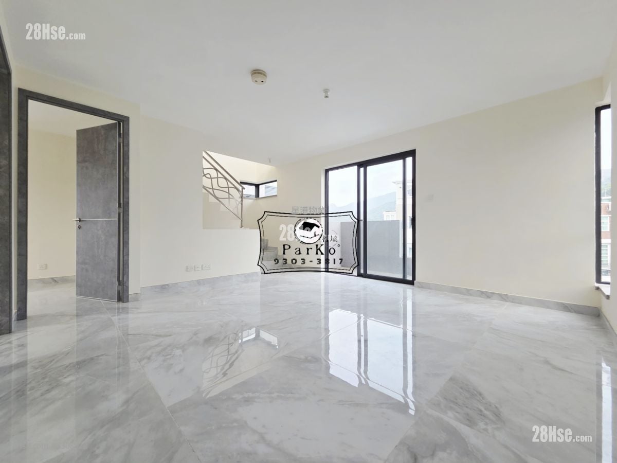 村屋 售盤 3 房 , 2 浴室 700 平方呎