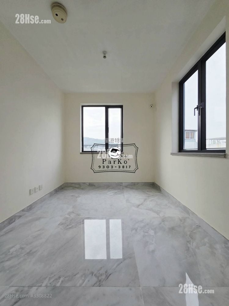 村屋 售盤 3 房 , 2 浴室 700 平方呎