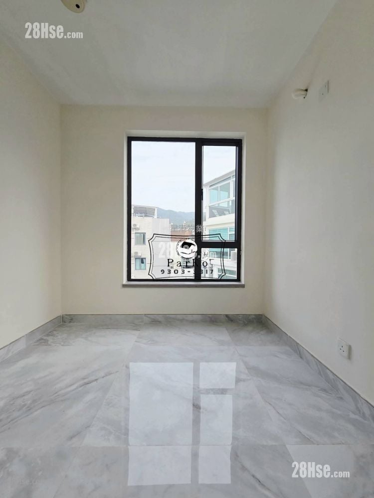 村屋 售盤 3 房 , 2 浴室 700 平方呎