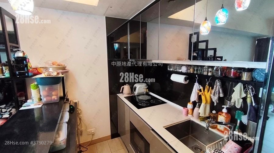 Century Link Rental 3 Bedrooms , 2 Bathrooms 601 ft²