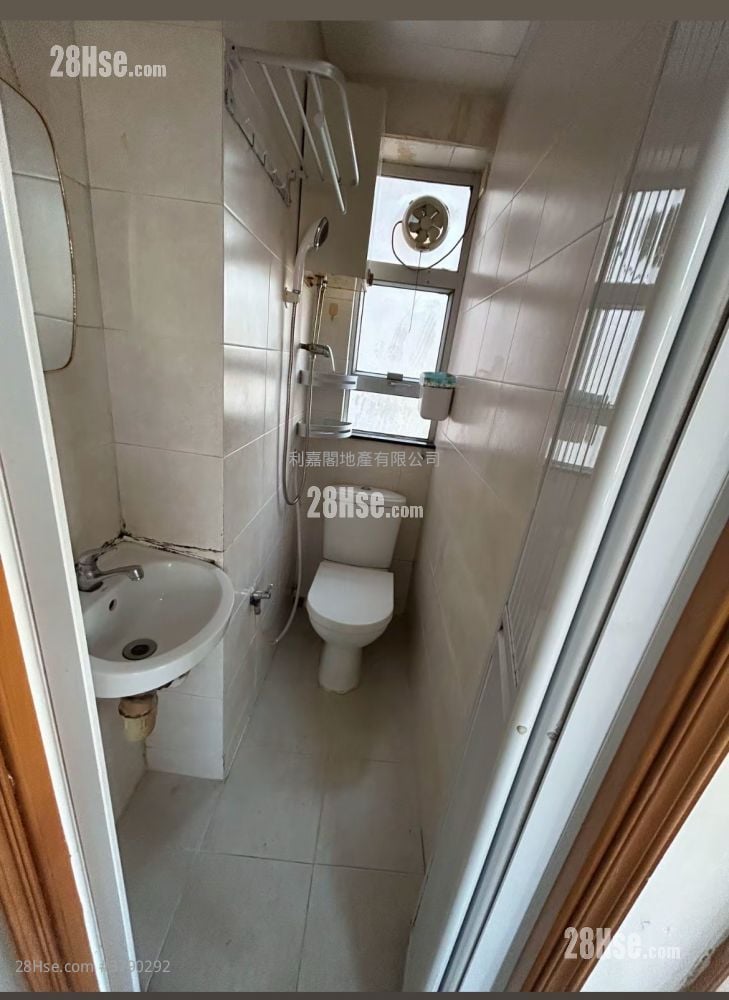 仁礼大厦 租盘 202 平方尺