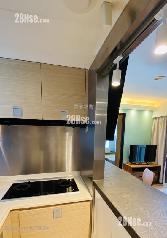 Grand Waterfront Rental 2 Bedrooms , 1 Bathroom 367 ft²