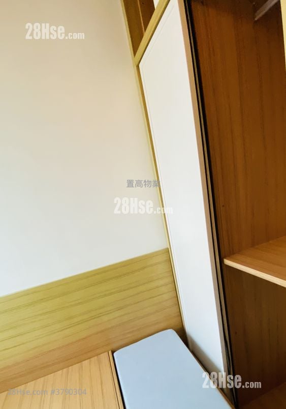 Grand Waterfront Rental 2 Bedrooms , 1 Bathroom 367 ft²