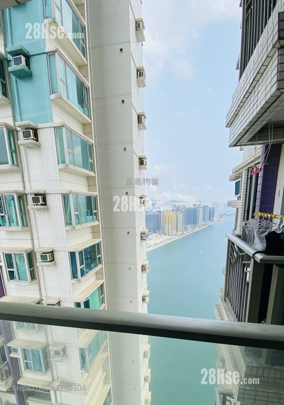 Grand Waterfront Rental 2 Bedrooms , 1 Bathroom 367 ft²