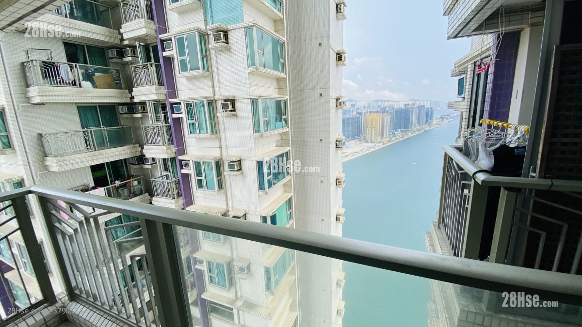 Grand Waterfront Rental 2 Bedrooms , 1 Bathroom 367 ft²