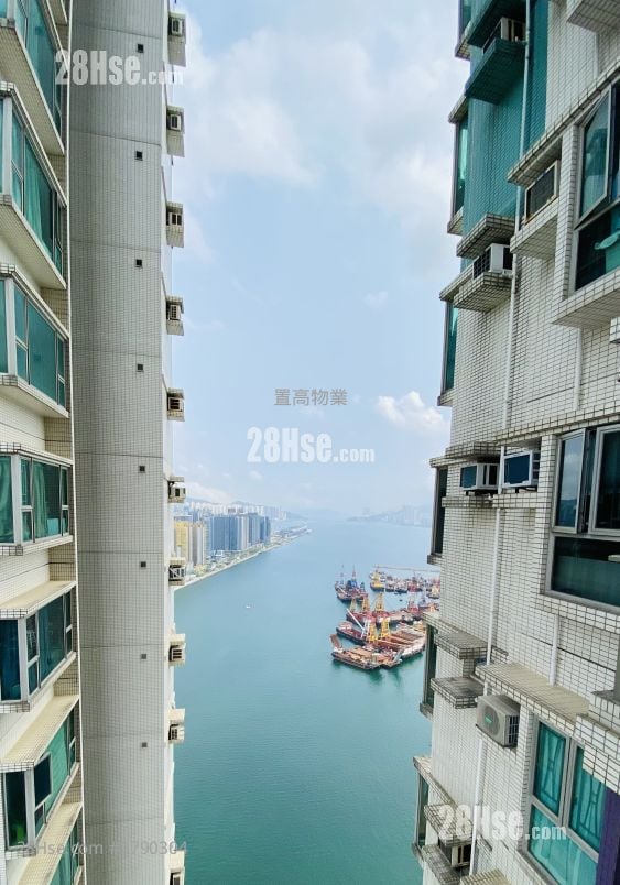 Grand Waterfront Rental 2 Bedrooms , 1 Bathroom 367 ft²