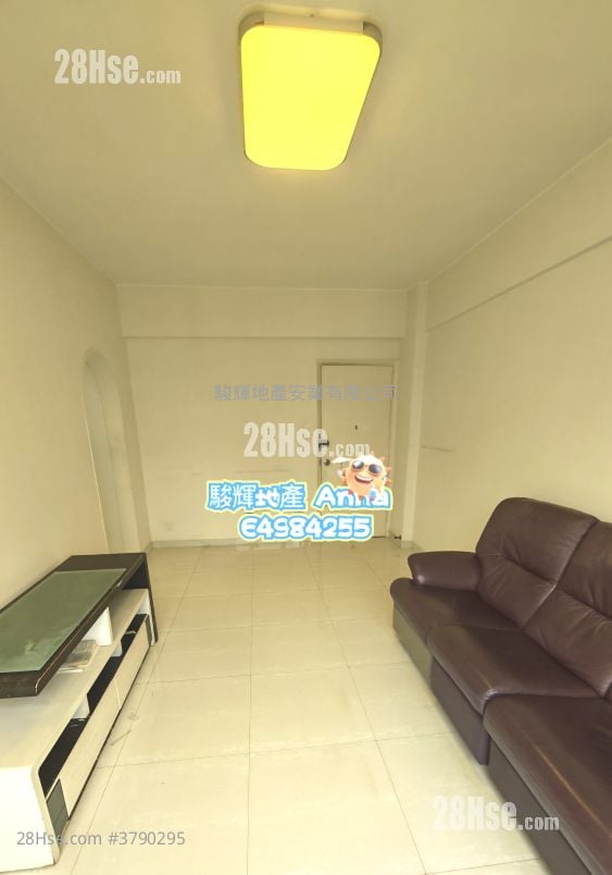 Crystal Court Sell 3 Bedrooms , 2 Bathrooms 712 ft²