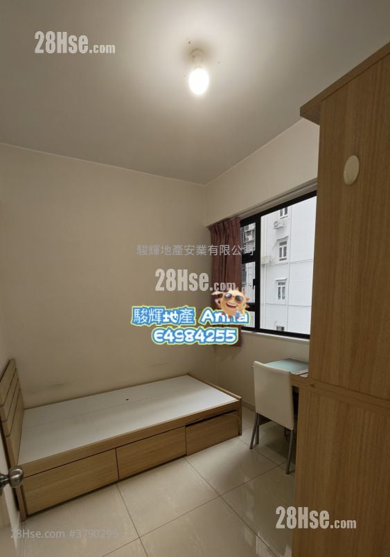 Crystal Court Sell 3 Bedrooms , 2 Bathrooms 712 ft²