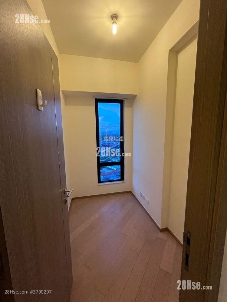 Twin Regency Sell 2 Bedrooms 454 ft²