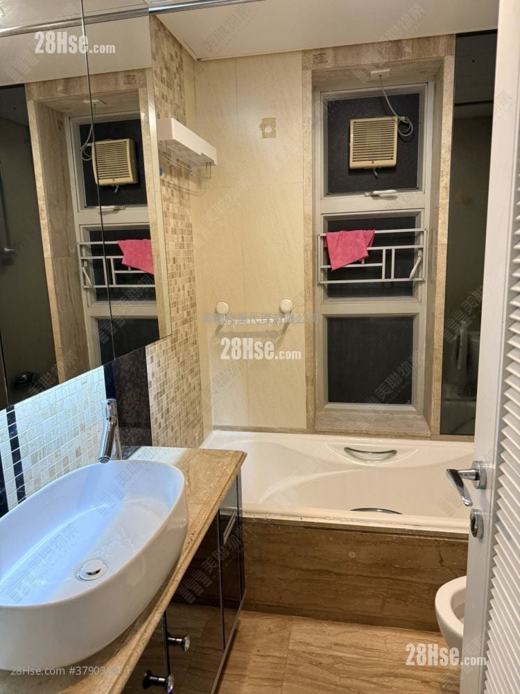 名城 售盘 3 房 , 2 浴室 784 平方尺