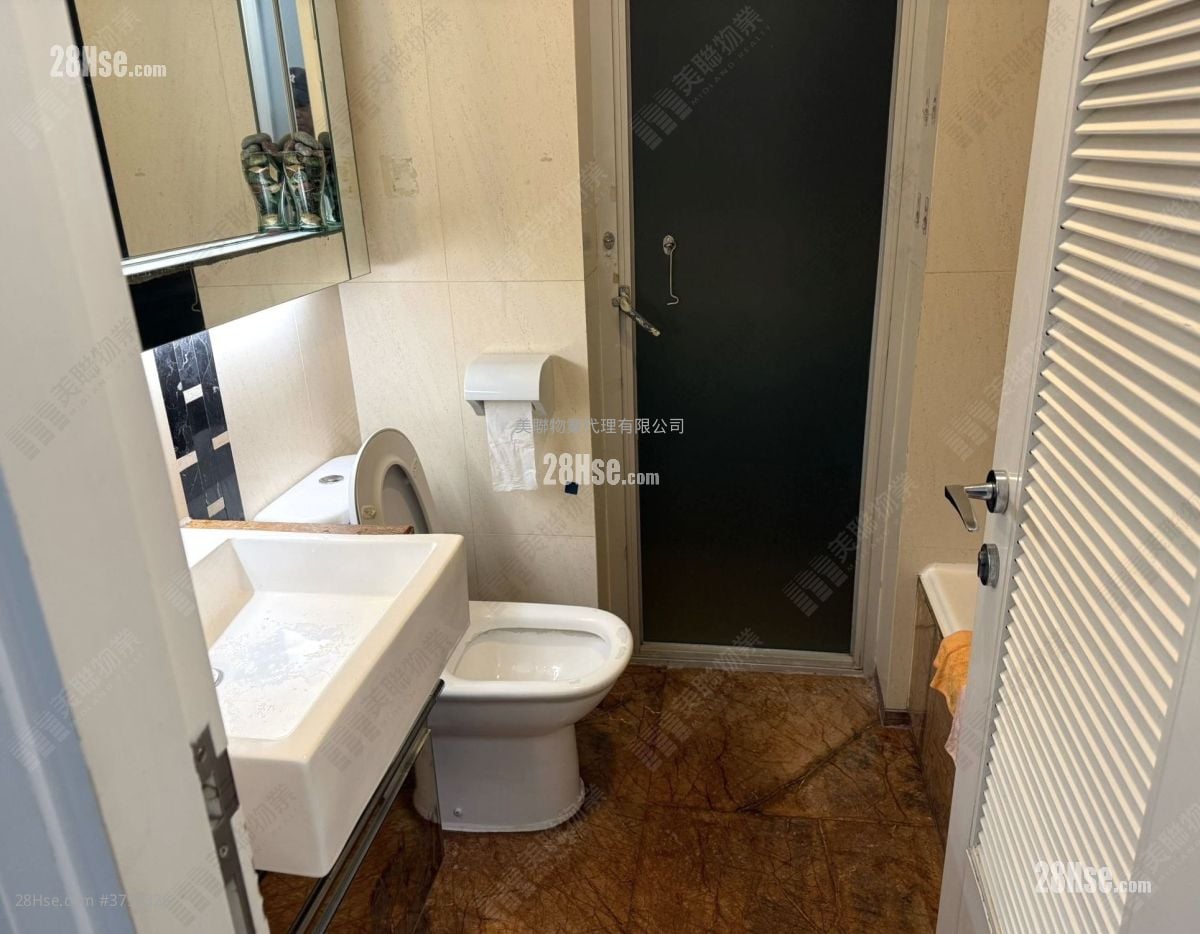 名城 售盘 3 房 , 2 浴室 784 平方尺