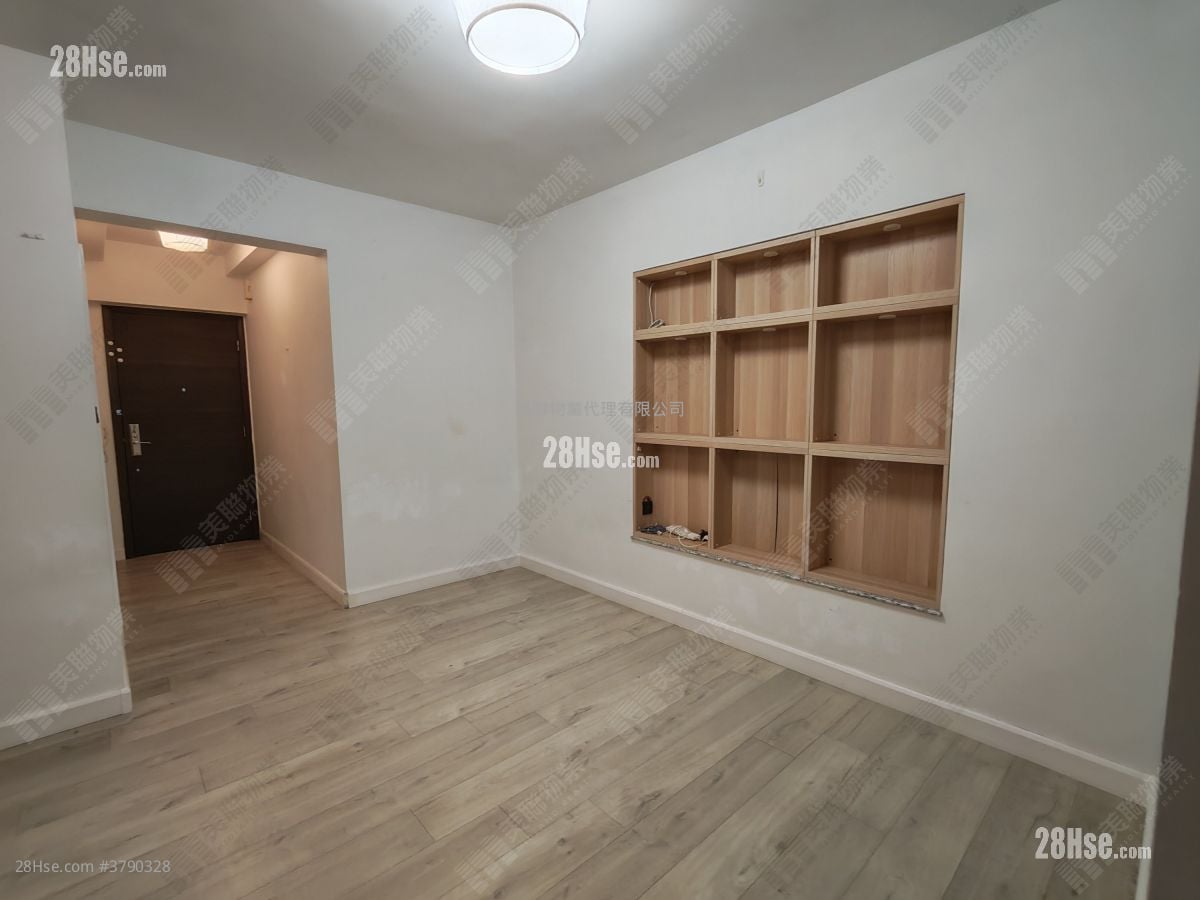 名城 售盘 3 房 , 2 浴室 784 平方尺