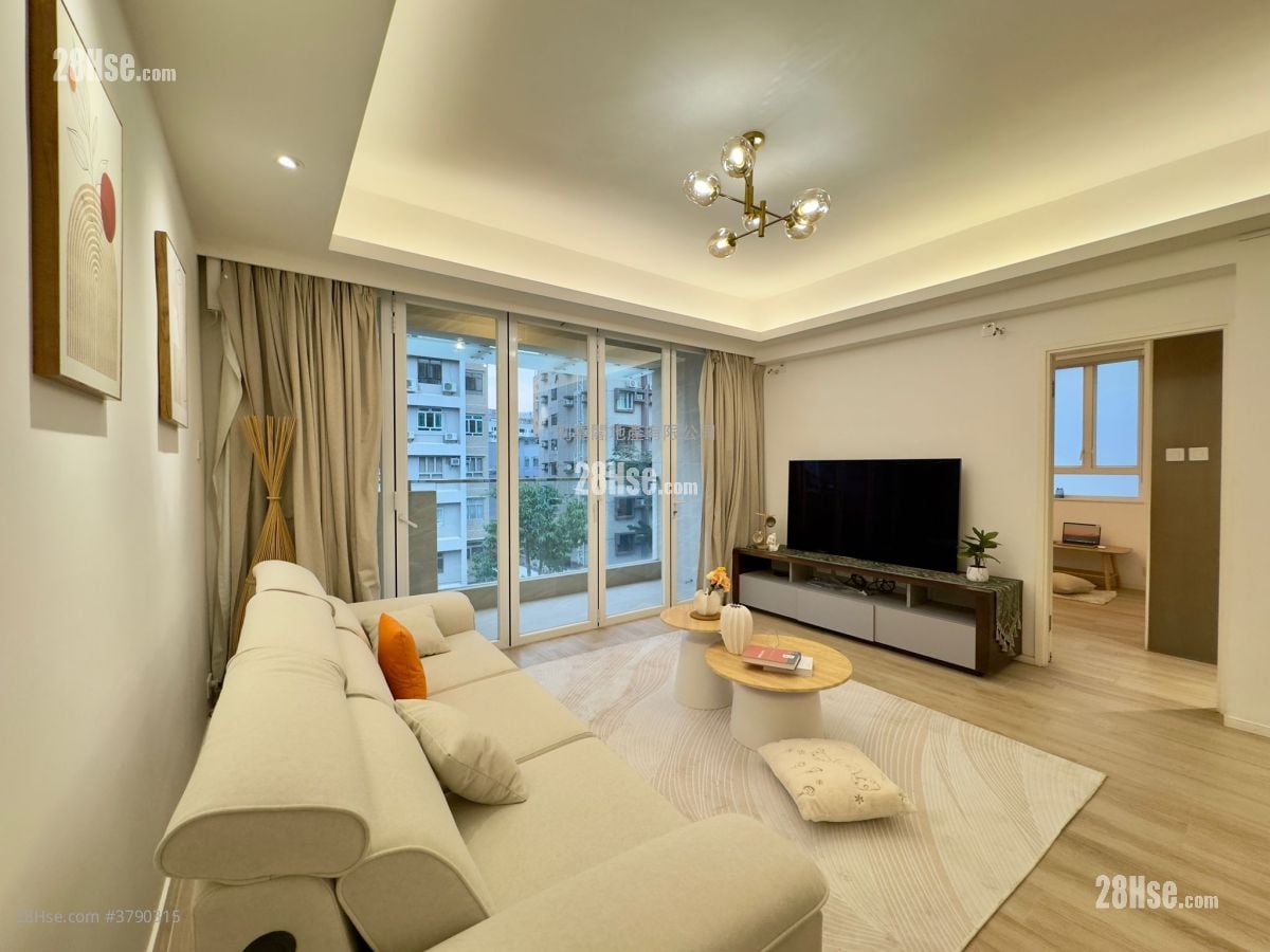 Sau Lai Garden Sell 5+ Bedrooms , 3 Bathrooms 2,655 ft²