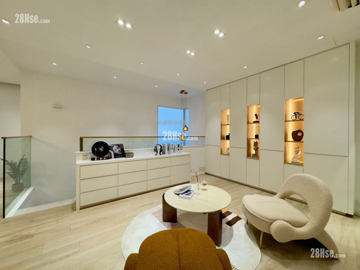 Sau Lai Garden Sell 5+ Bedrooms , 3 Bathrooms 2,655 ft²