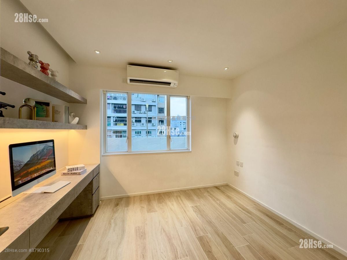 Sau Lai Garden Sell 5+ Bedrooms , 3 Bathrooms 2,655 ft²