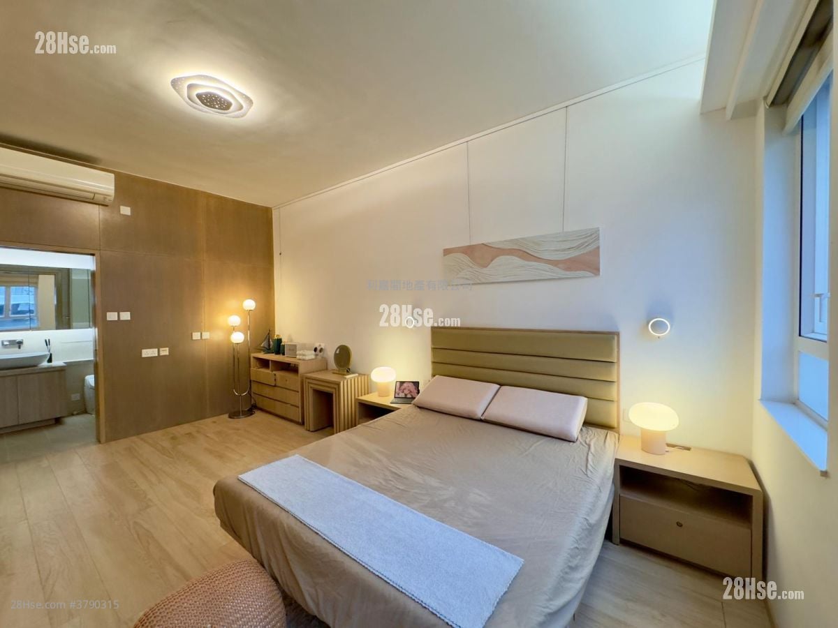 Sau Lai Garden Sell 5+ Bedrooms , 3 Bathrooms 2,655 ft²