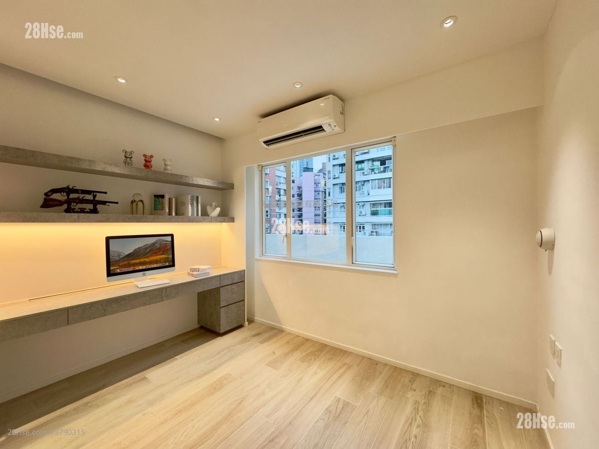 Sau Lai Garden Sell 5+ Bedrooms , 3 Bathrooms 2,655 ft²