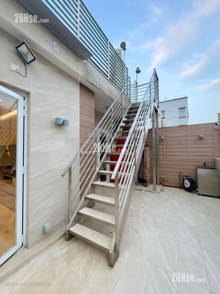 Sau Lai Garden Sell 5+ Bedrooms , 3 Bathrooms 2,655 ft²