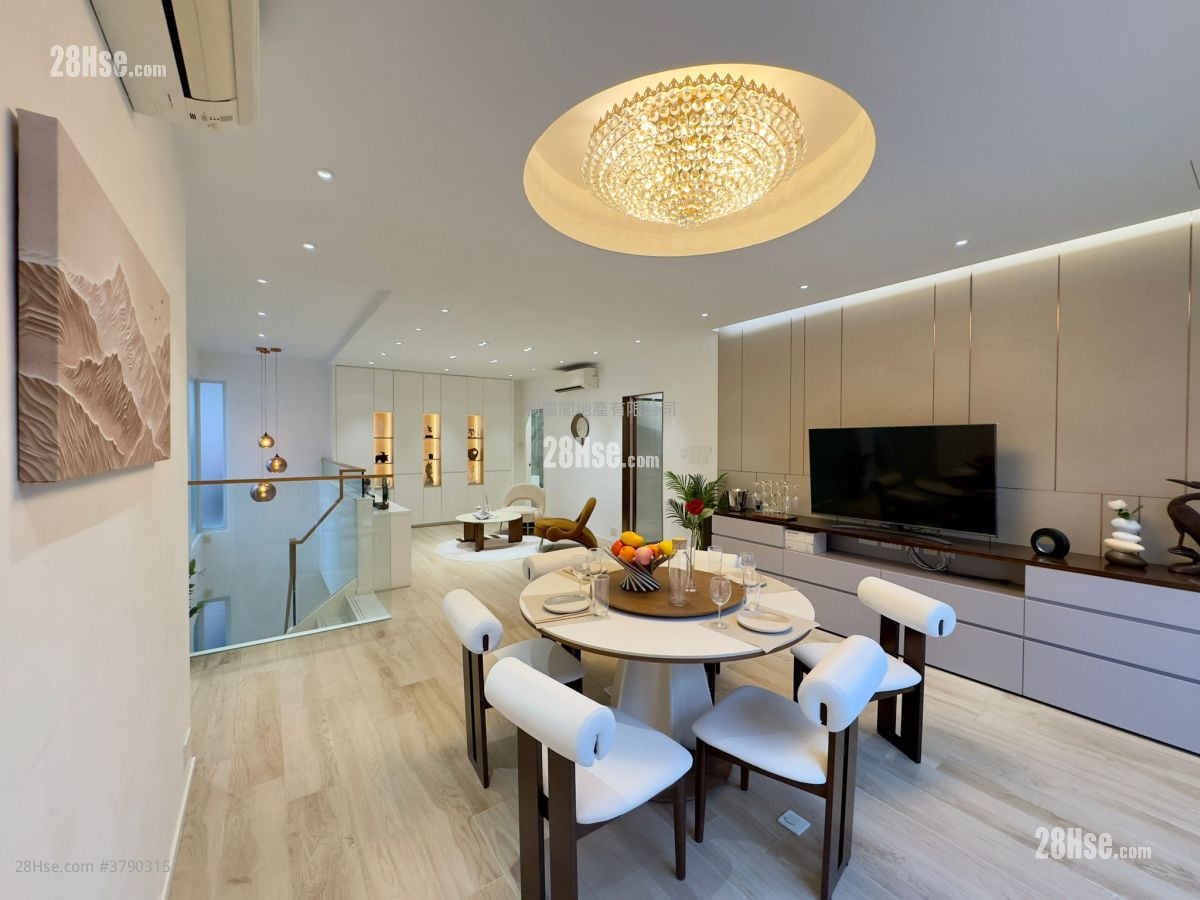 Sau Lai Garden Sell 5+ Bedrooms , 3 Bathrooms 2,655 ft²