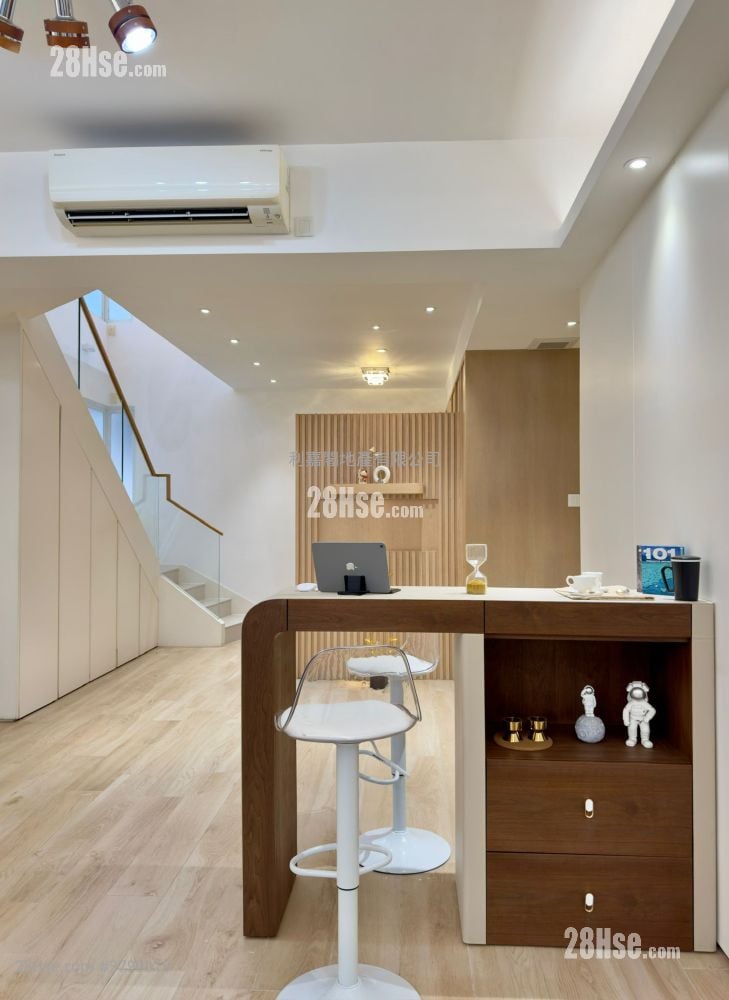 Sau Lai Garden Sell 5+ Bedrooms , 3 Bathrooms 2,655 ft²