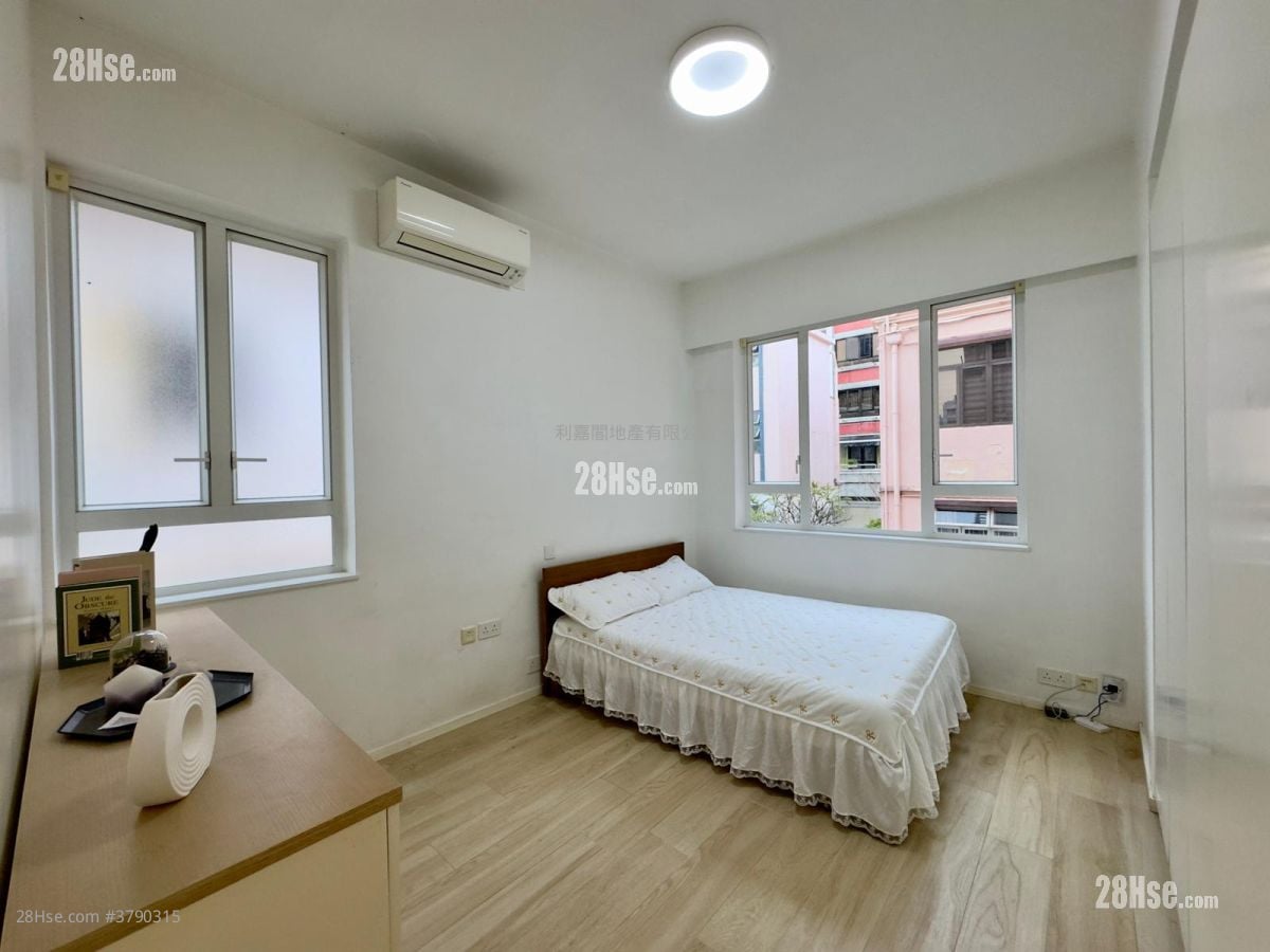 Sau Lai Garden Sell 5+ Bedrooms , 3 Bathrooms 2,655 ft²