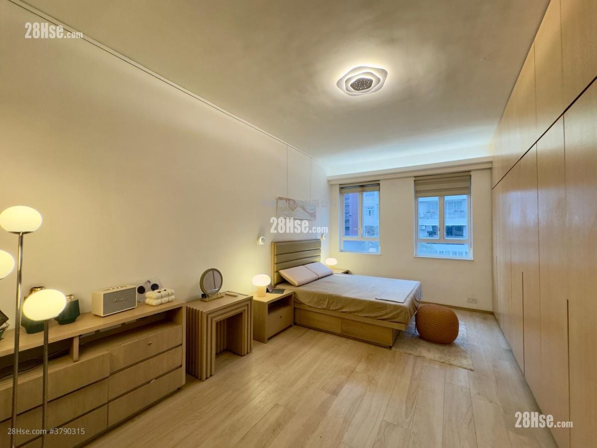 Sau Lai Garden Sell 5+ Bedrooms , 3 Bathrooms 2,655 ft²