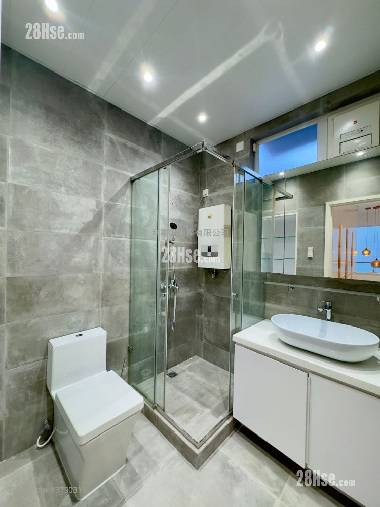 Sau Lai Garden Sell 5+ Bedrooms , 3 Bathrooms 2,655 ft²