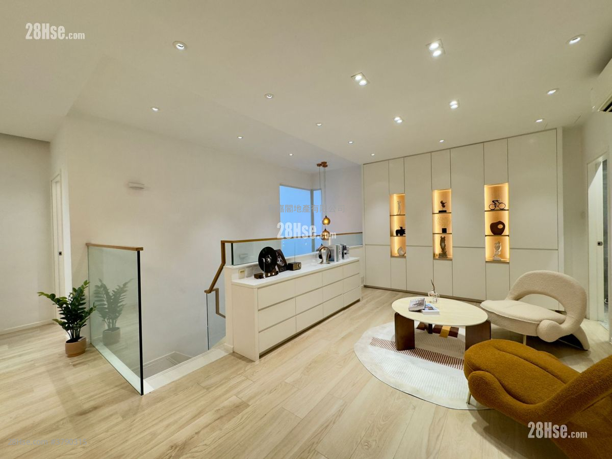 Sau Lai Garden Sell 5+ Bedrooms , 3 Bathrooms 2,655 ft²