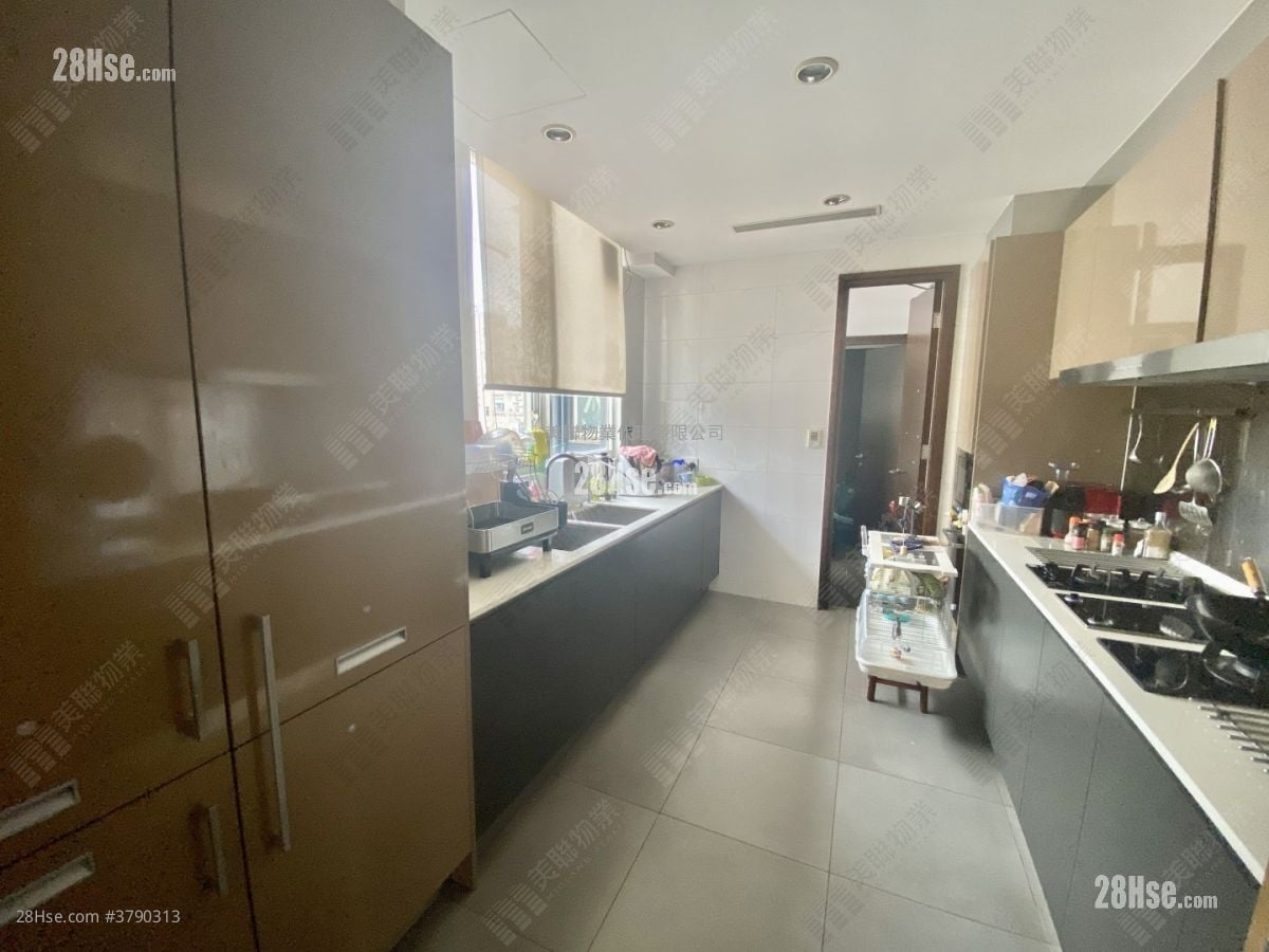 书院道8号 售盘 4 房 2,671 平方尺