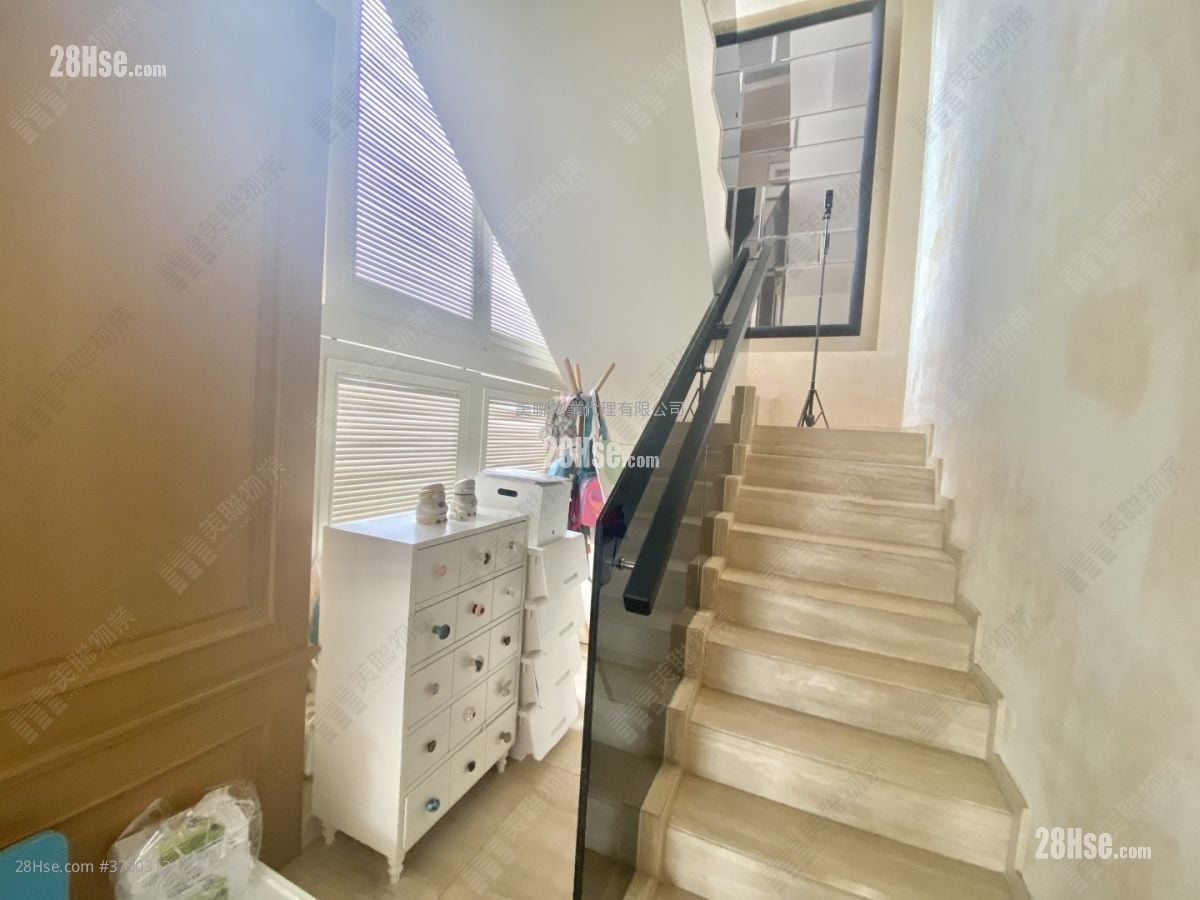 书院道8号 售盘 4 房 2,671 平方尺