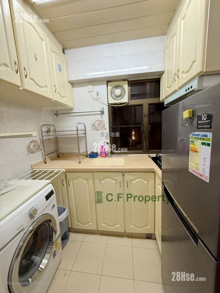 Yuet Lai Court Sell 2 Bedrooms , 1 Bathroom 421 ft²