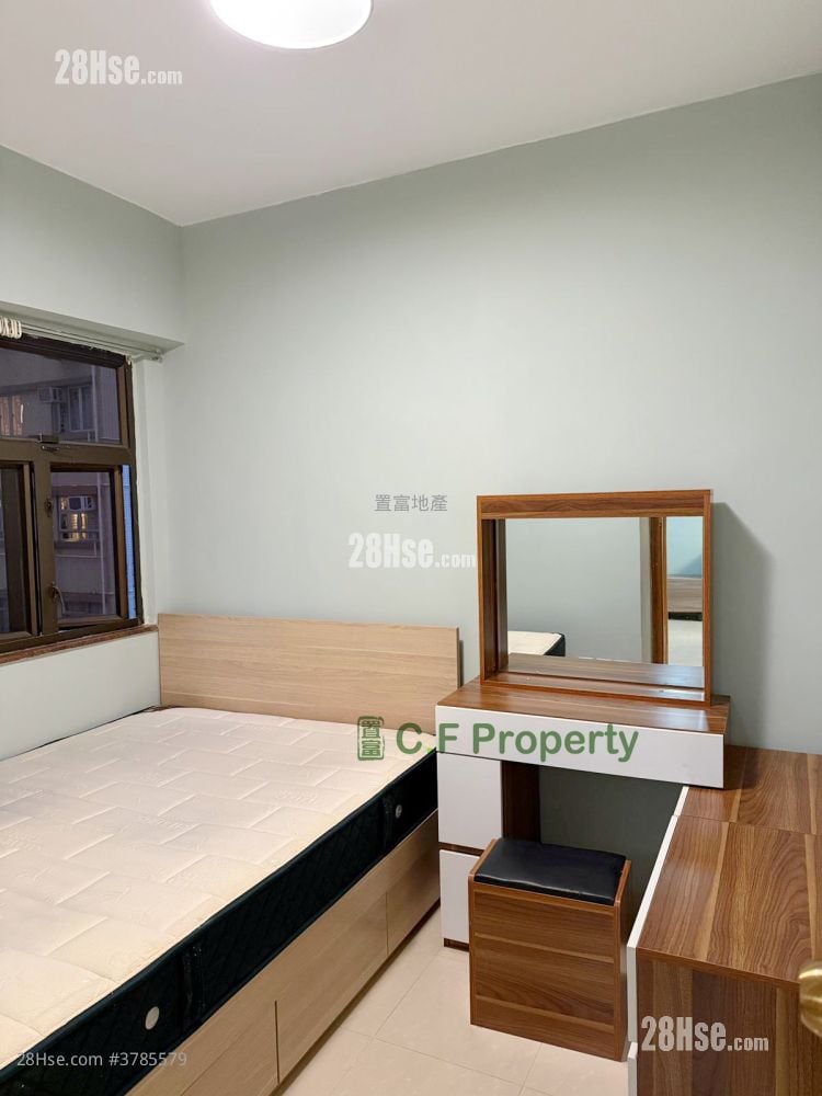 Yuet Lai Court Sell 2 Bedrooms , 1 Bathroom 421 ft²