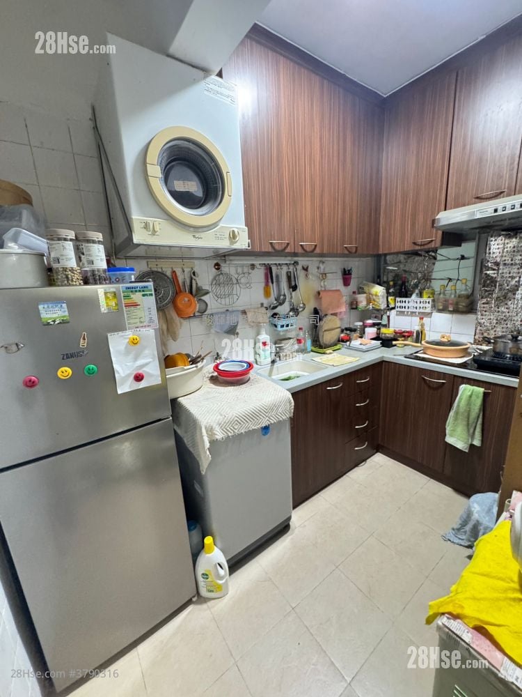 华源大厦 售盘 3 房 , 2 浴室 742 平方尺