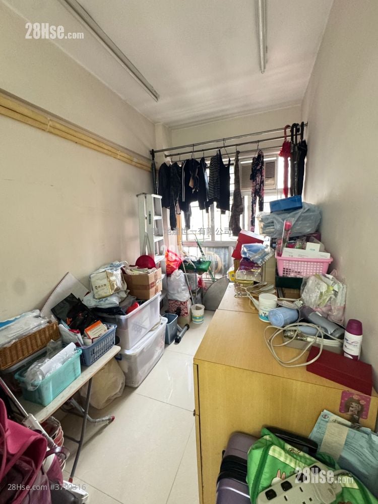 华源大厦 售盘 3 房 , 2 浴室 742 平方尺