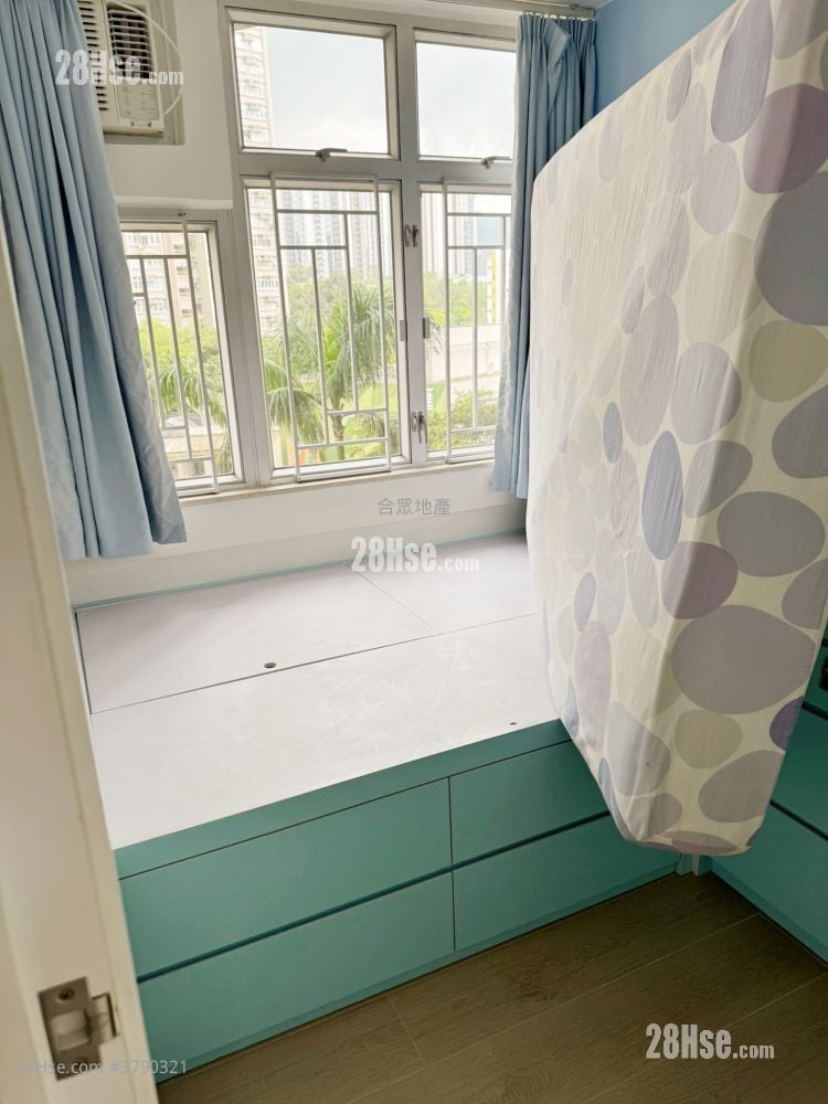 Yat Nga Court Rental 443 ft²