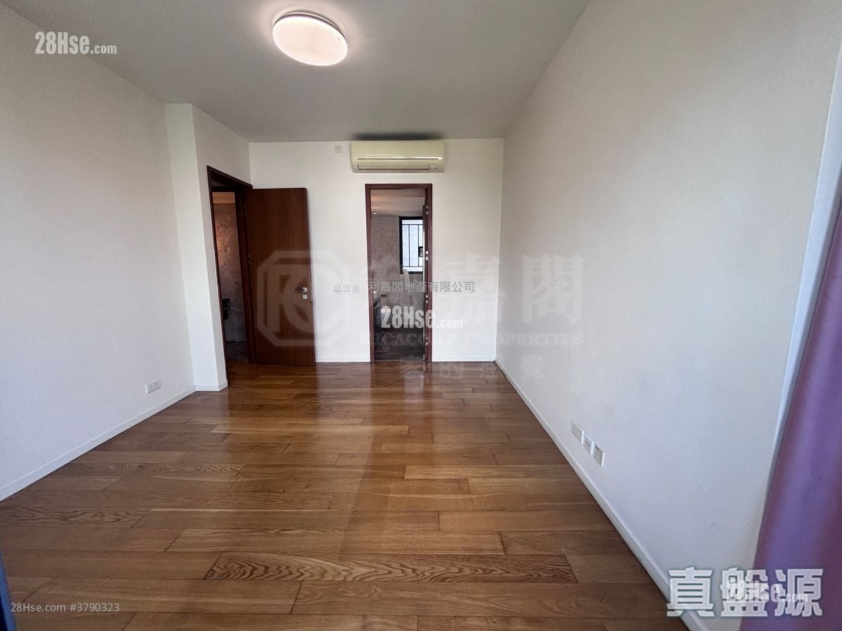 Dunbar Place Sell 3 Bedrooms 1,211 ft²