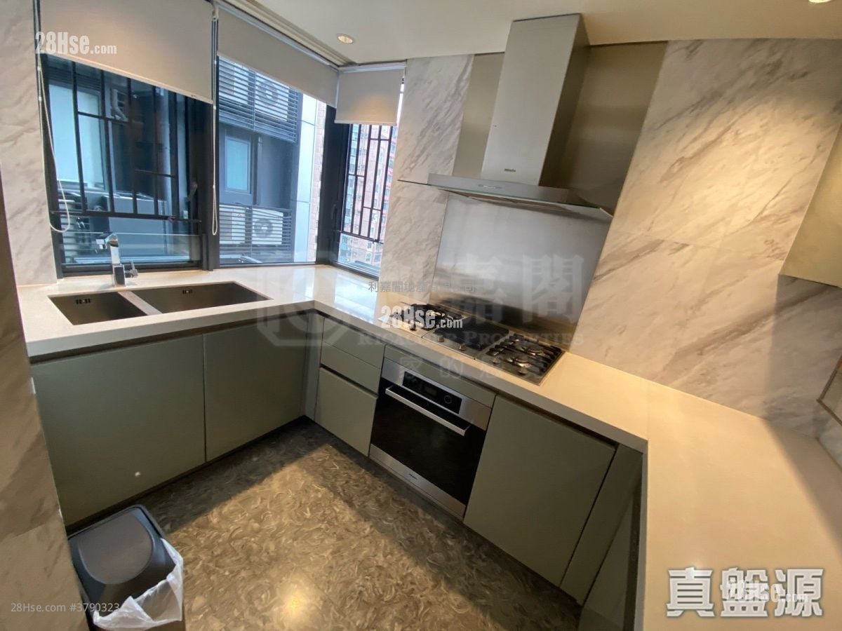 Dunbar Place Sell 3 Bedrooms 1,211 ft²