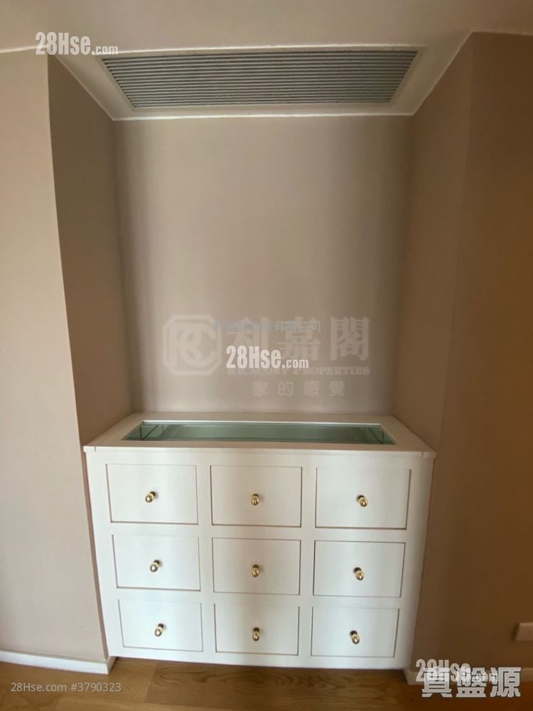 Dunbar Place Sell 3 Bedrooms 1,211 ft²