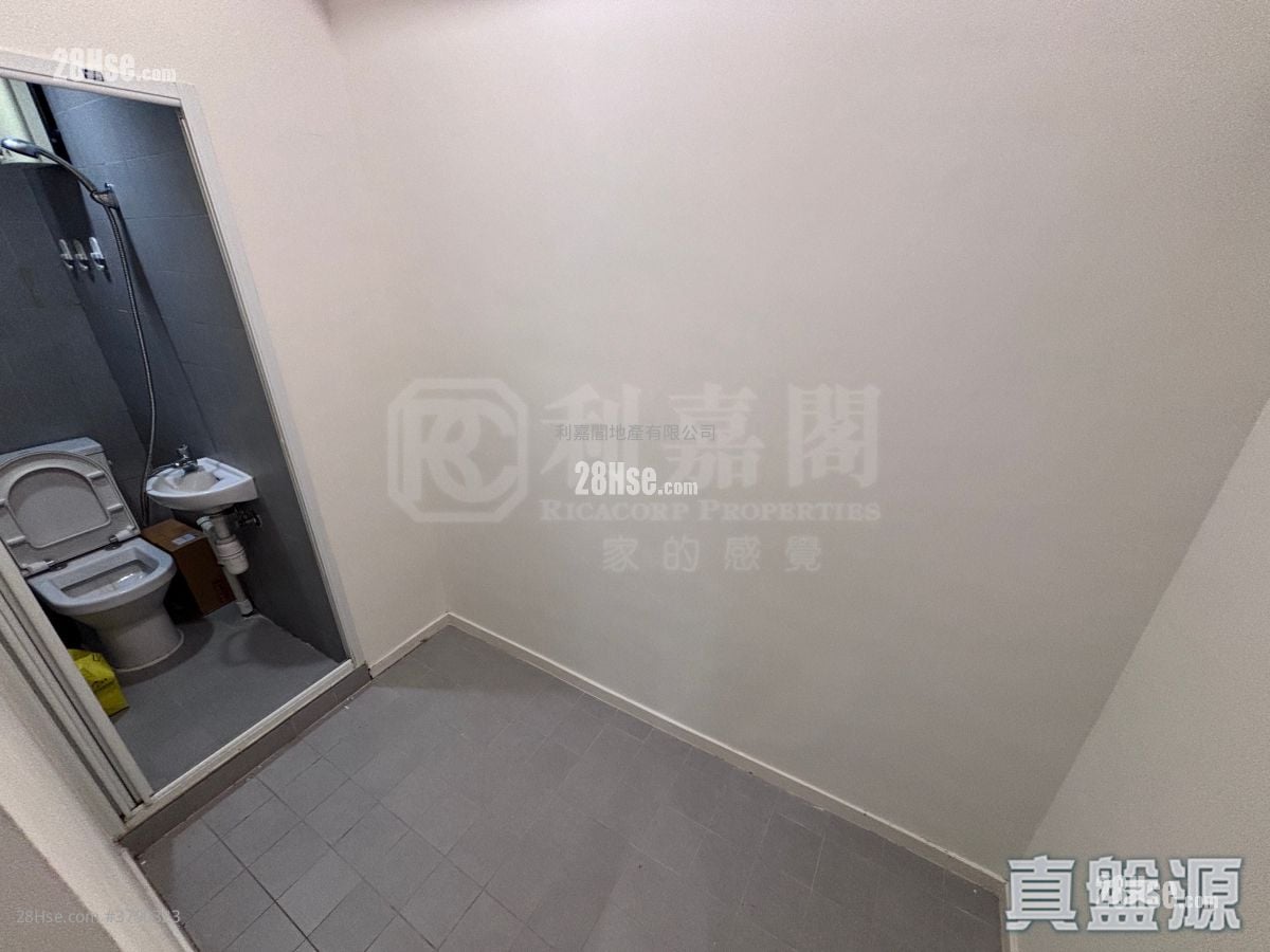 Dunbar Place Sell 3 Bedrooms 1,211 ft²