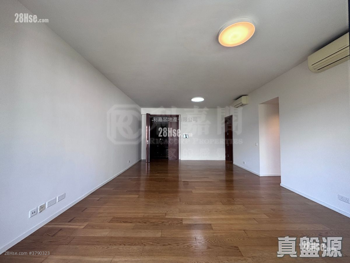 Dunbar Place Sell 3 Bedrooms 1,211 ft²