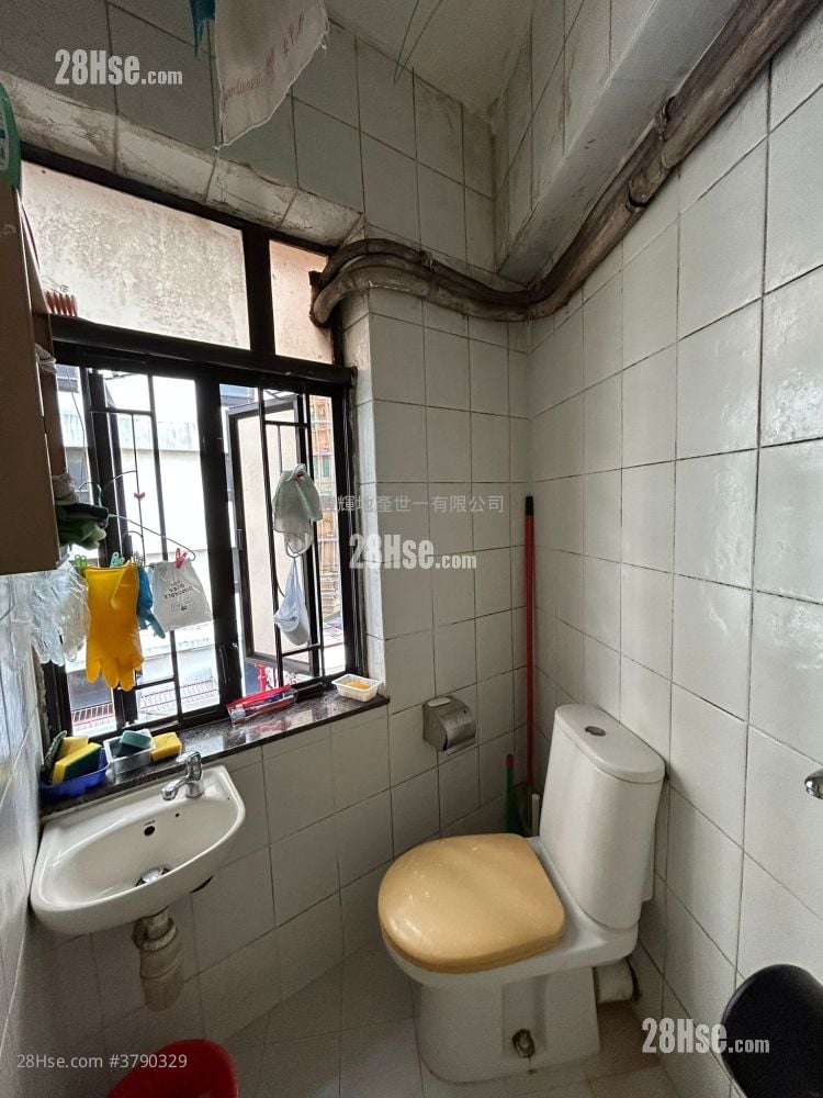 Garden Mansion Sell 3 Bedrooms , 2 Bathrooms 1,227 ft²