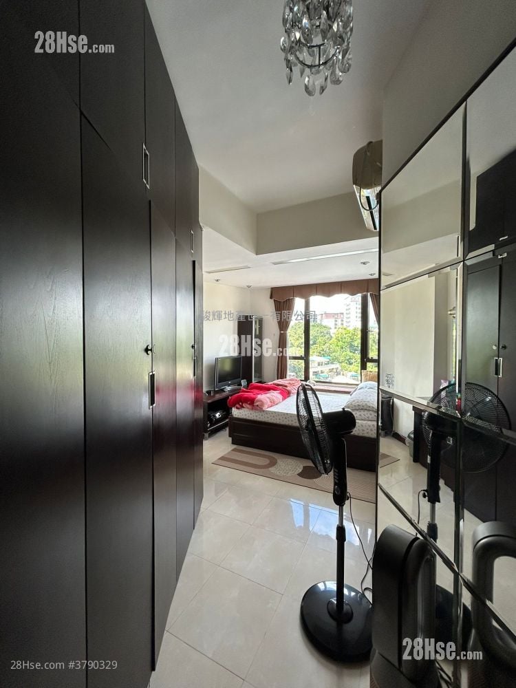 Garden Mansion Sell 3 Bedrooms , 2 Bathrooms 1,227 ft²