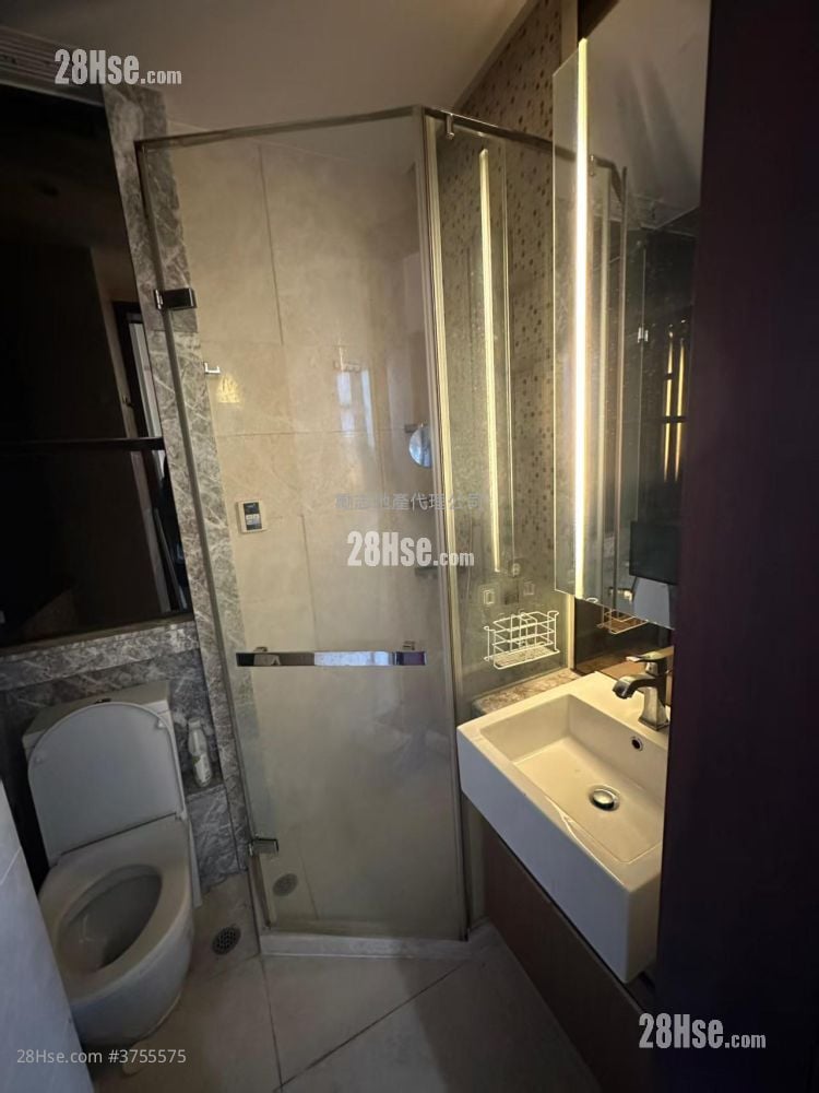 Park Summit Rental Studio , 1 Bathroom 274 ft²