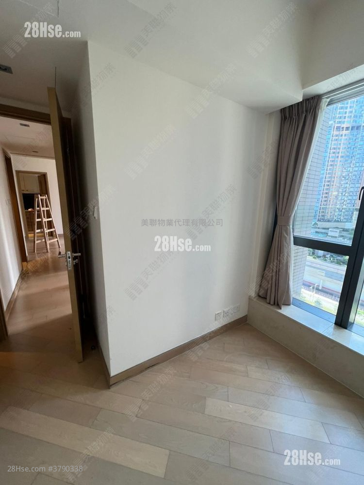 The Wings Sell 3 Bedrooms , 2 Bathrooms 648 ft²