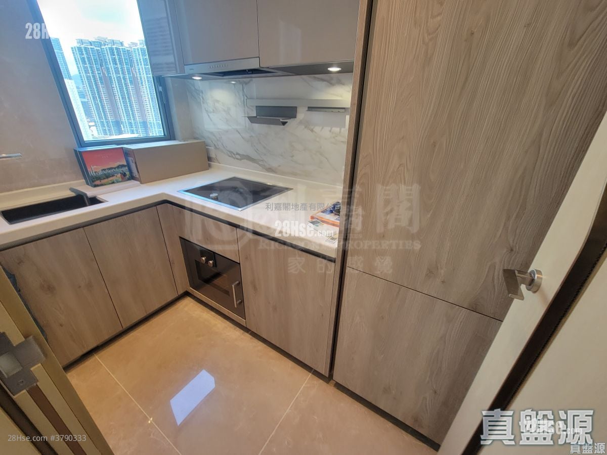 Grand Victoria Rental 2 Bedrooms , 1 Bathroom 532 ft²